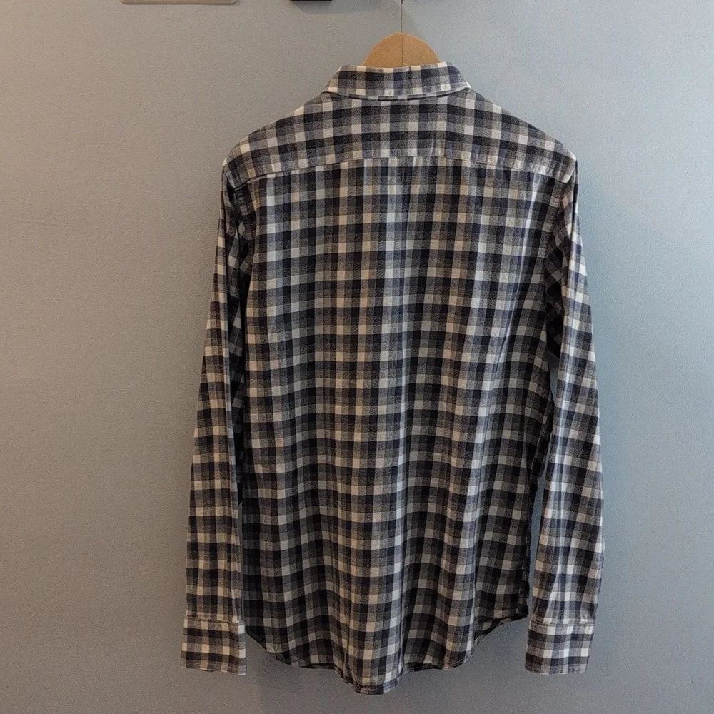 Banana Republic Men's Medium Lightweight Flannel Long Sleeve Button Down Shirt